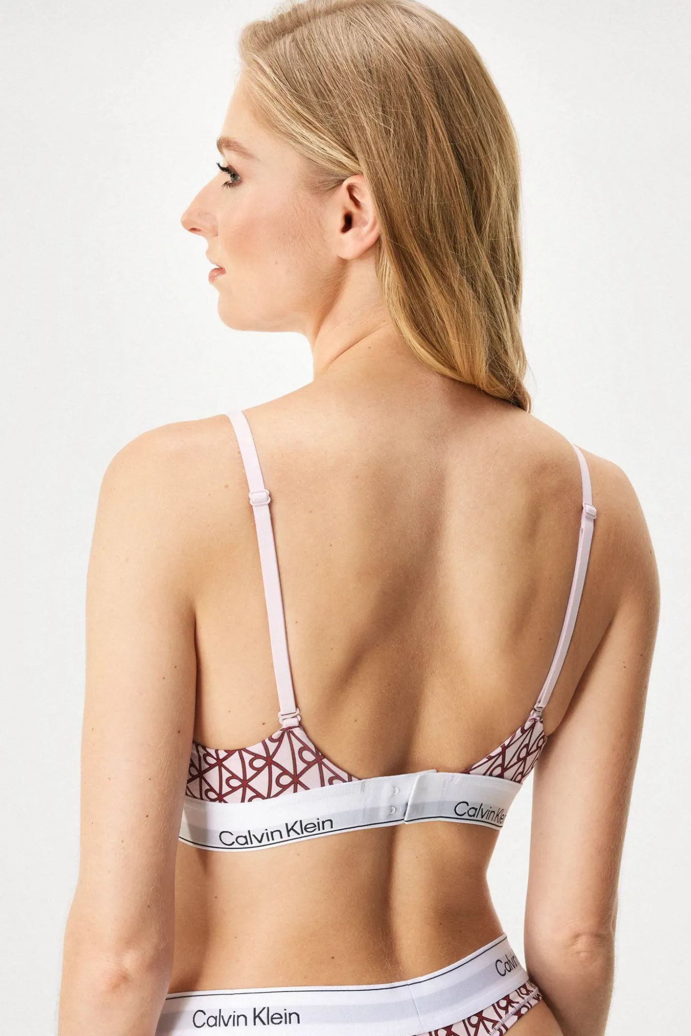 Biustonosz Calvin Klein Lightly Lined bez fiszbin i z wyjmowanymi wkładkami
