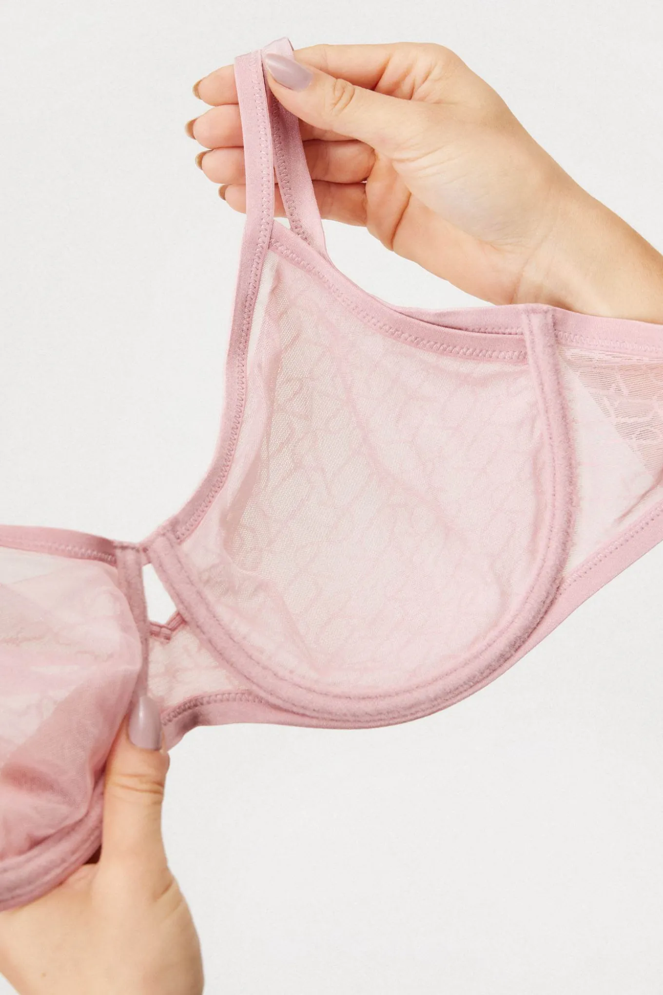 Biustonosz Triumph Signature Sheer Minimizer