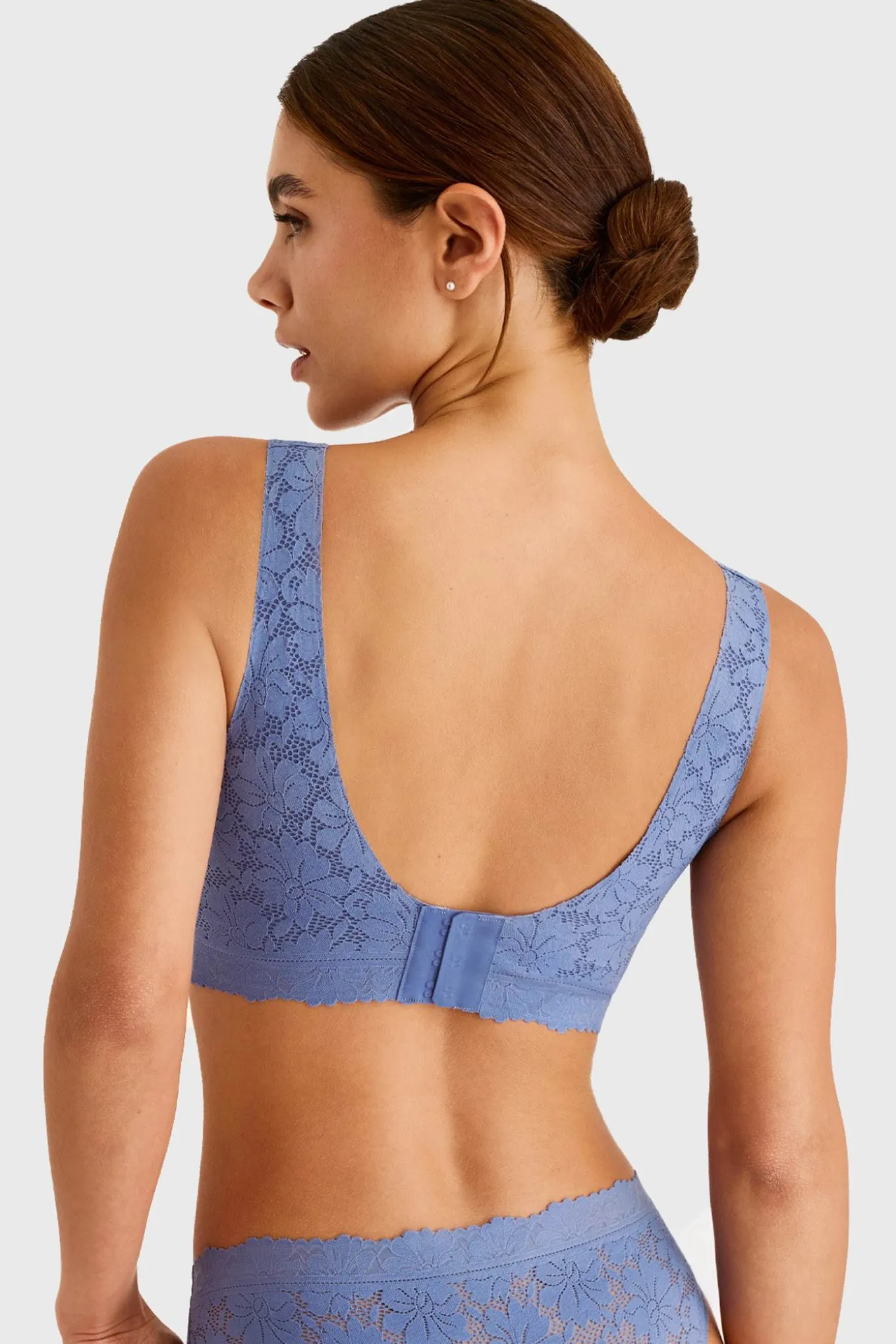 Biustonosz usztywniany Selmark One Lace I bez fiszbin