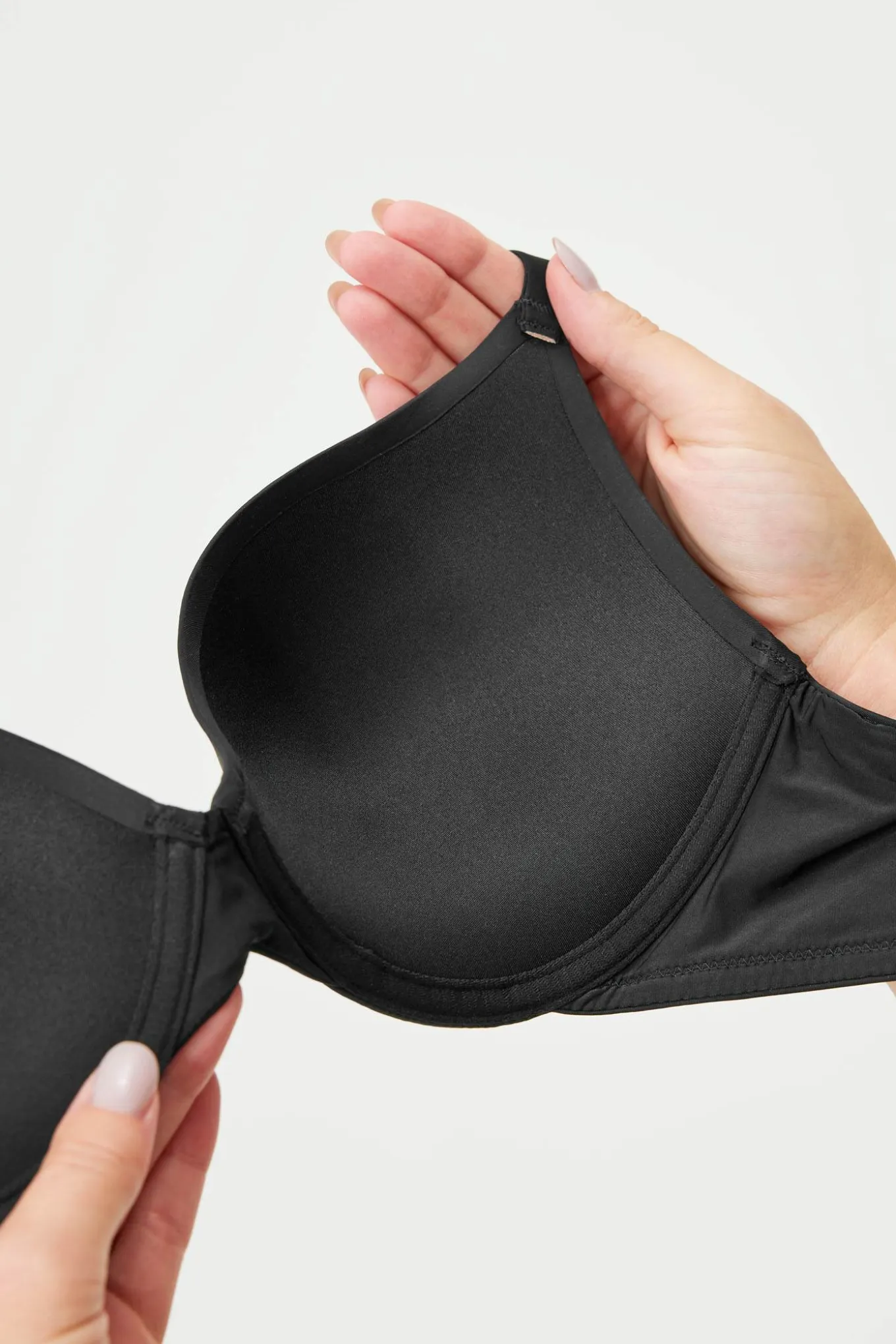 Biustonosz usztywniany Triumph Body Make-Up Illusion I