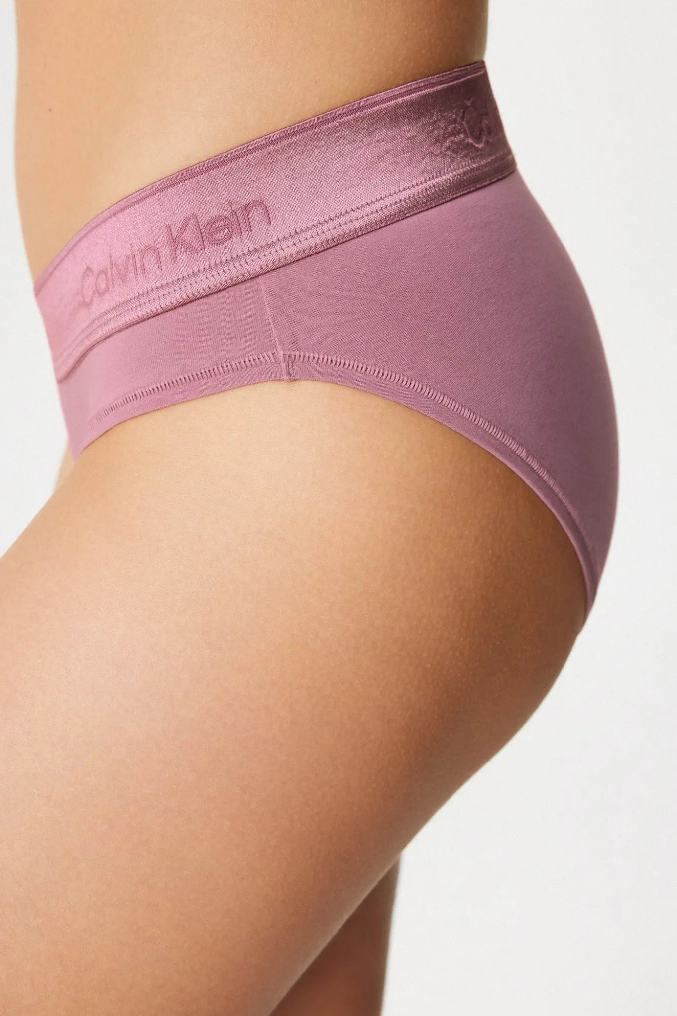 Majtki klasyczne Calvin Klein Icon Cotton Modal Me