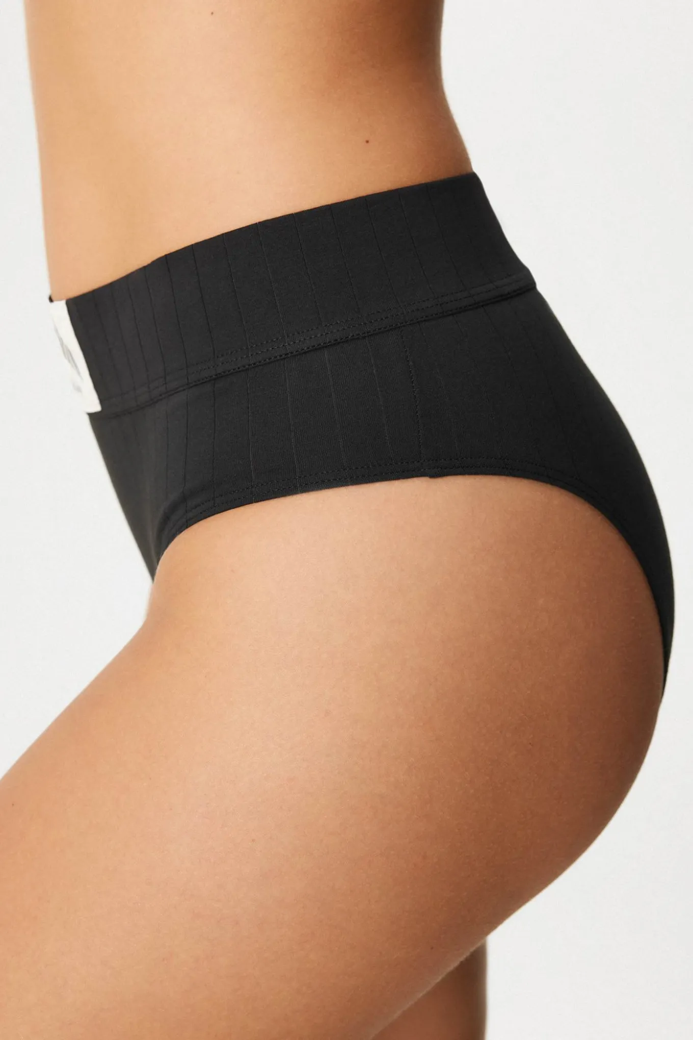 Majtki klasyczne Calvin Klein Heritage Athletic z podwyższonym stanem