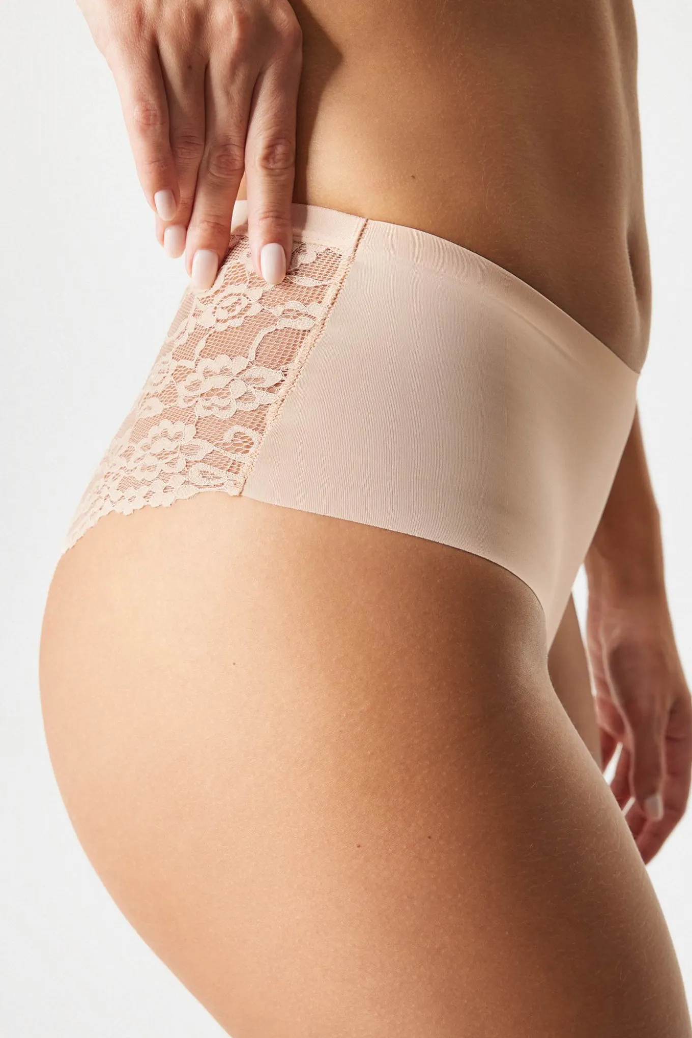 Majtki klasyczne Simple Lace z podwyższoną talią