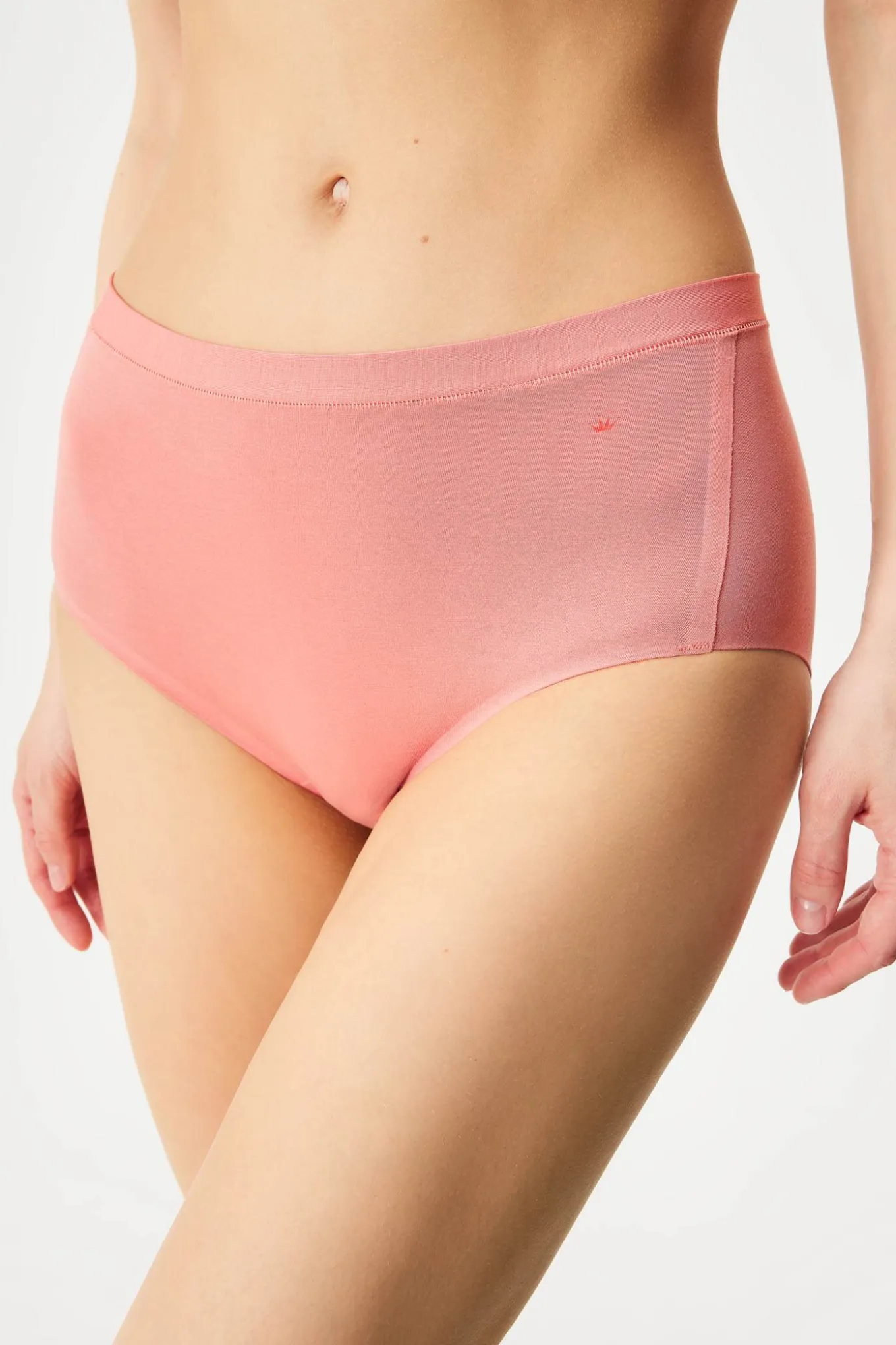 Majtki klasyczne Triumph Smart Natural z wysokim stanem