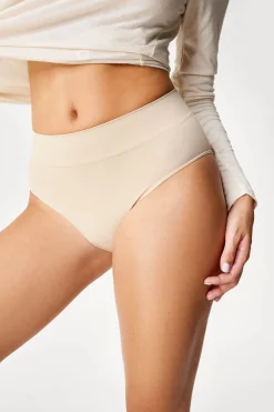 Majtki wyszczuplające Simple Push-Up z wysokim stanem