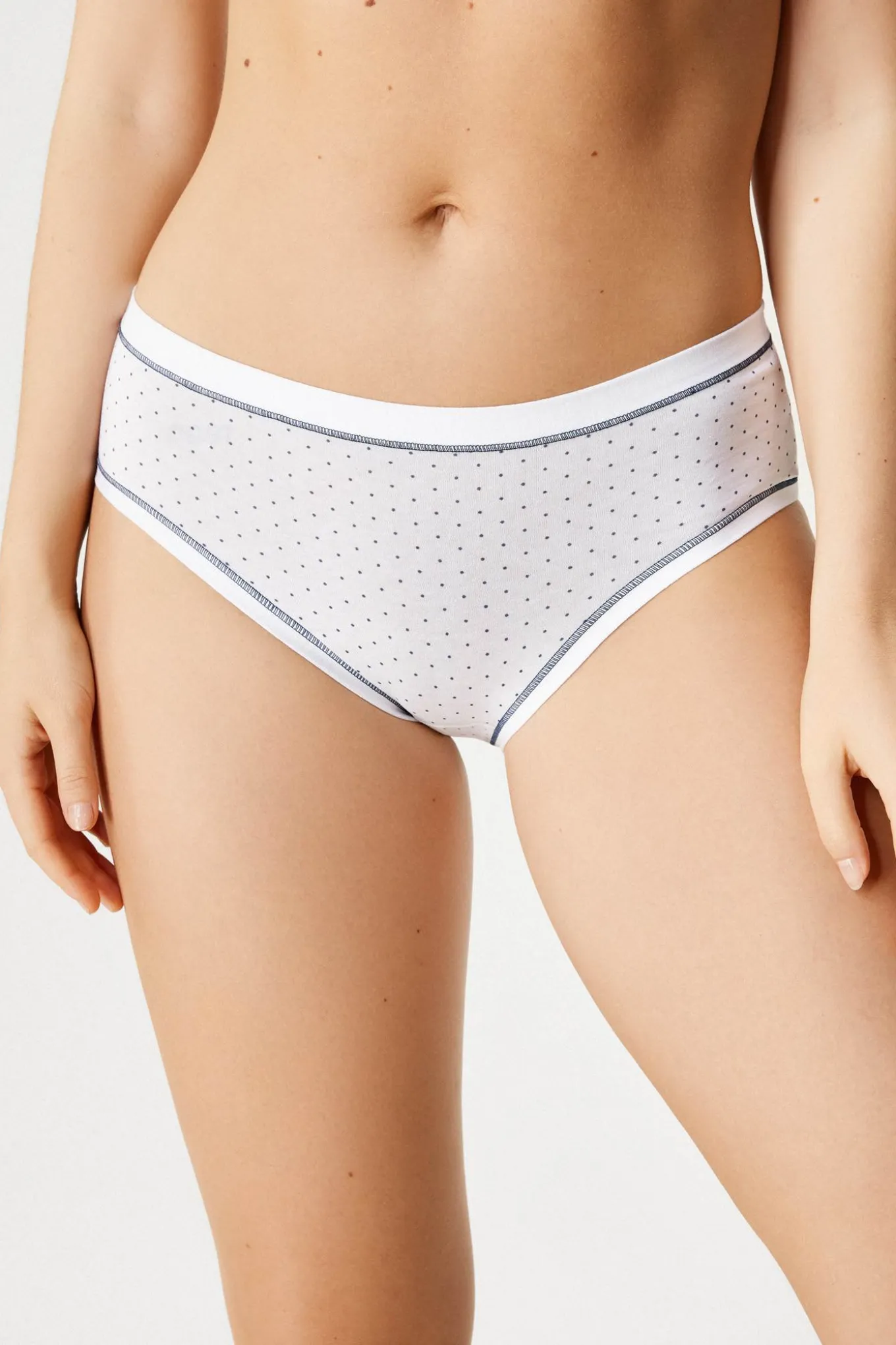 3 PACK Majtki klasyczne Paola