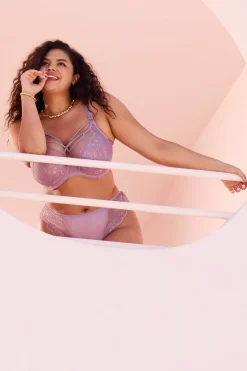 Tanga Elomi Brianna